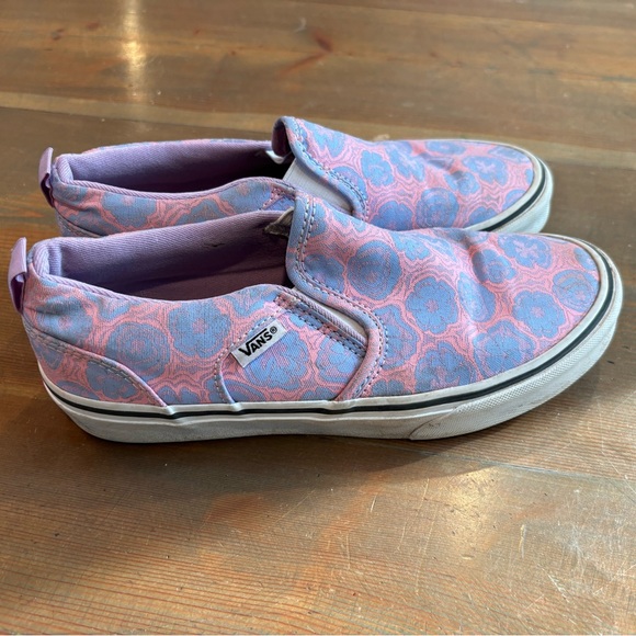 Cute Vans - Picture 1 of 4